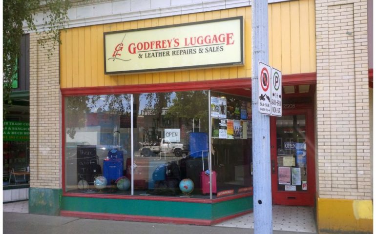 https://vertexpages.com/wp-content/uploads/2017/06/Godfreys-Luggage-Leather-770x480.jpg