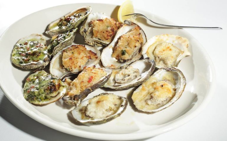 https://vertexpages.com/wp-content/uploads/2017/06/Harbor-Inn-Seafood-Restaurant-2-770x480.jpg