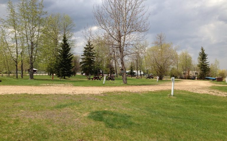 https://vertexpages.com/wp-content/uploads/2017/10/Lakeshore-Campground-770x480.jpg