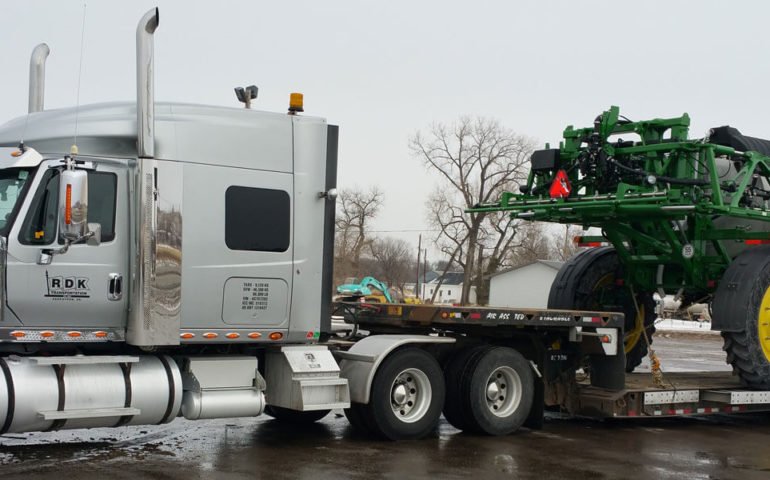 https://vertexpages.com/wp-content/uploads/2019/11/agriculture-machinery-hauling-770x480.jpg