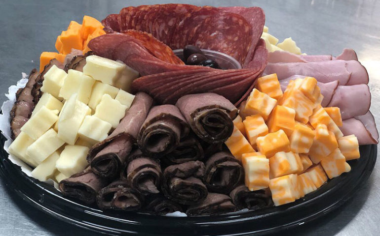 https://vertexpages.com/wp-content/uploads/2021/10/Small-Meat-and-Cheese-Tray-770x480.jpeg